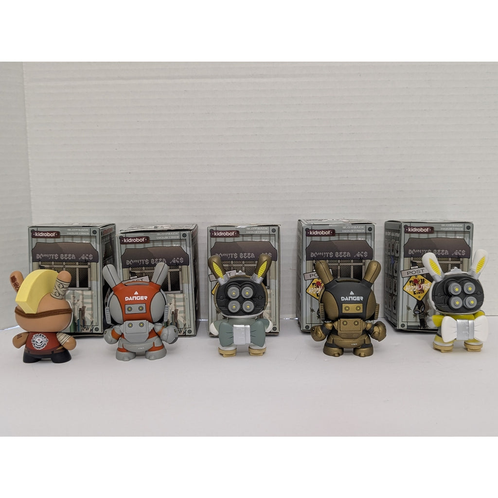 Kidrobot Post-Apocalypse  Dunny Collection - Huck Gee Mecha & Skull Designs