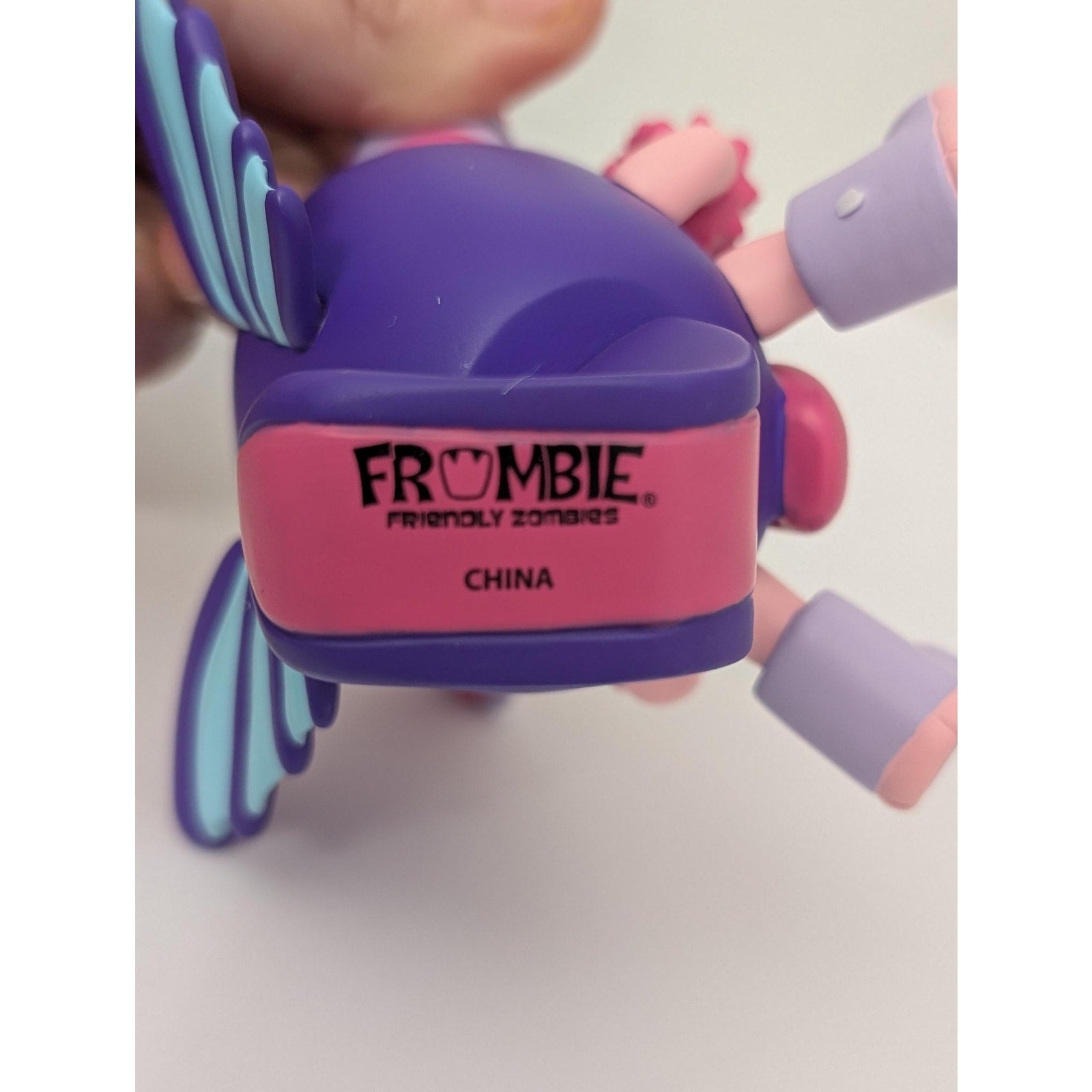 Frombie Friendly Zombies Blossom Zomo Limited Edition Vinyl Figure Adam Litvack