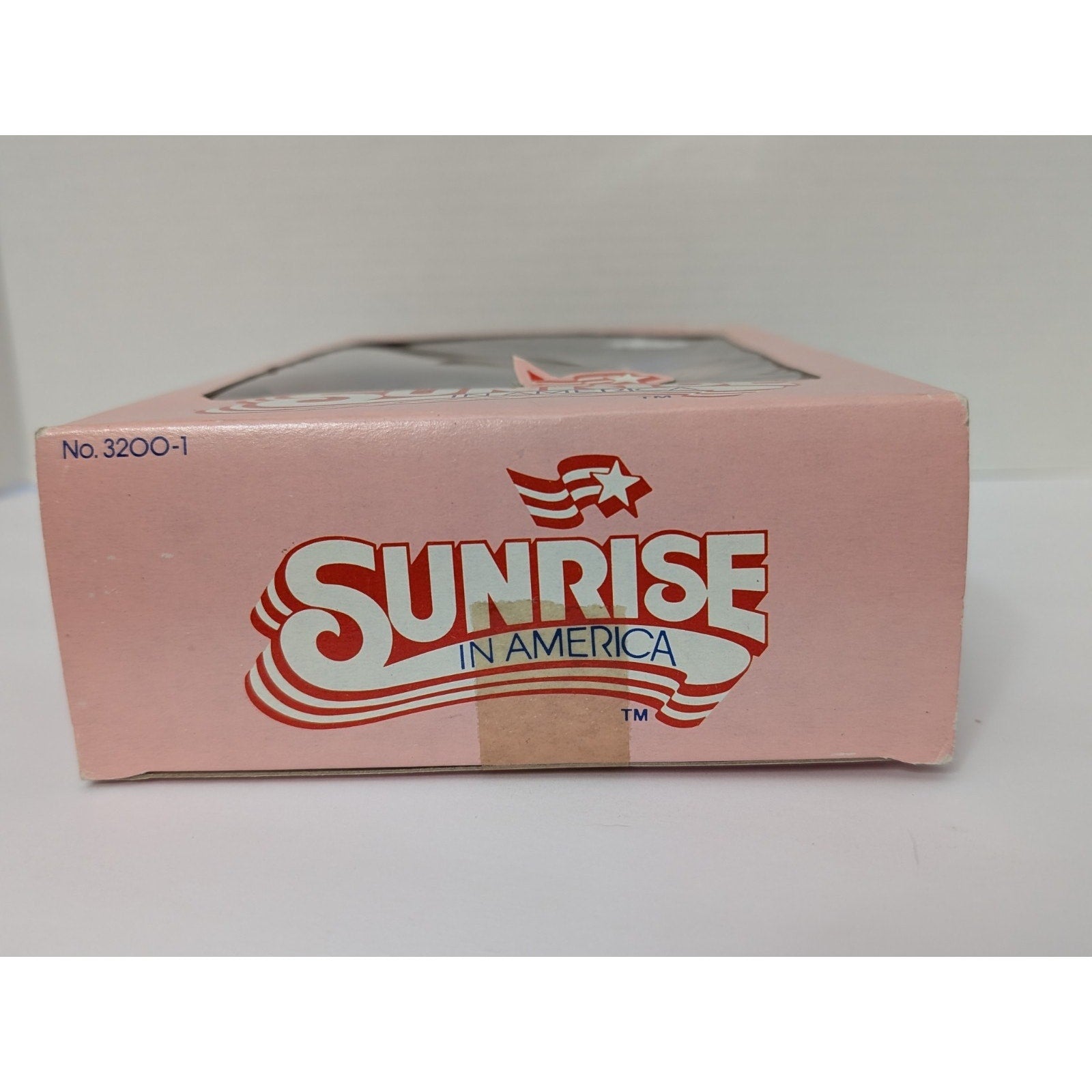 Vintage 1982 Sunrise in America Brunette Doll Gatabox Ltd New in Box Patriotic
