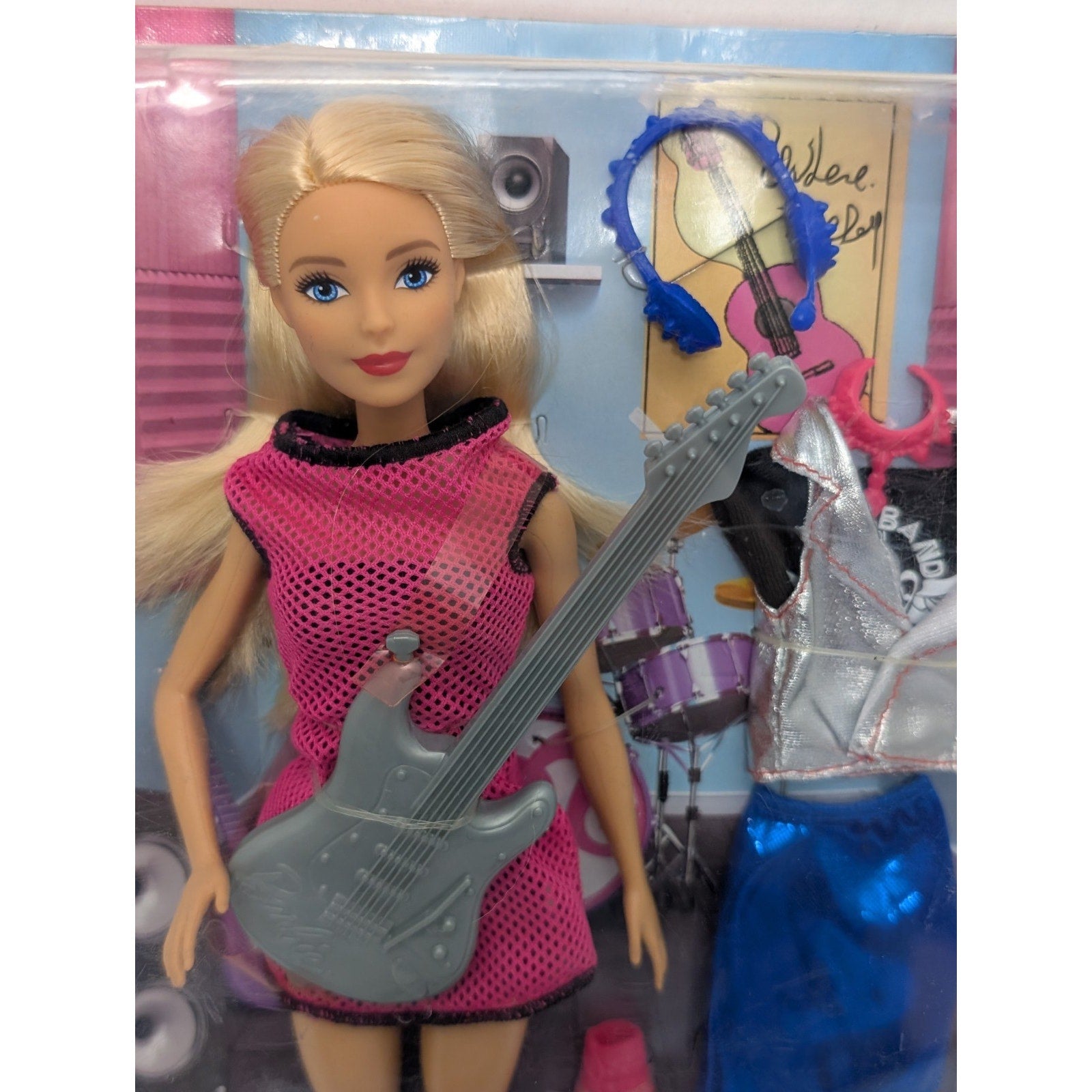 2018 Barbie Musician Rockstar Guitar Doll Blonde You Can Be Anything Career New