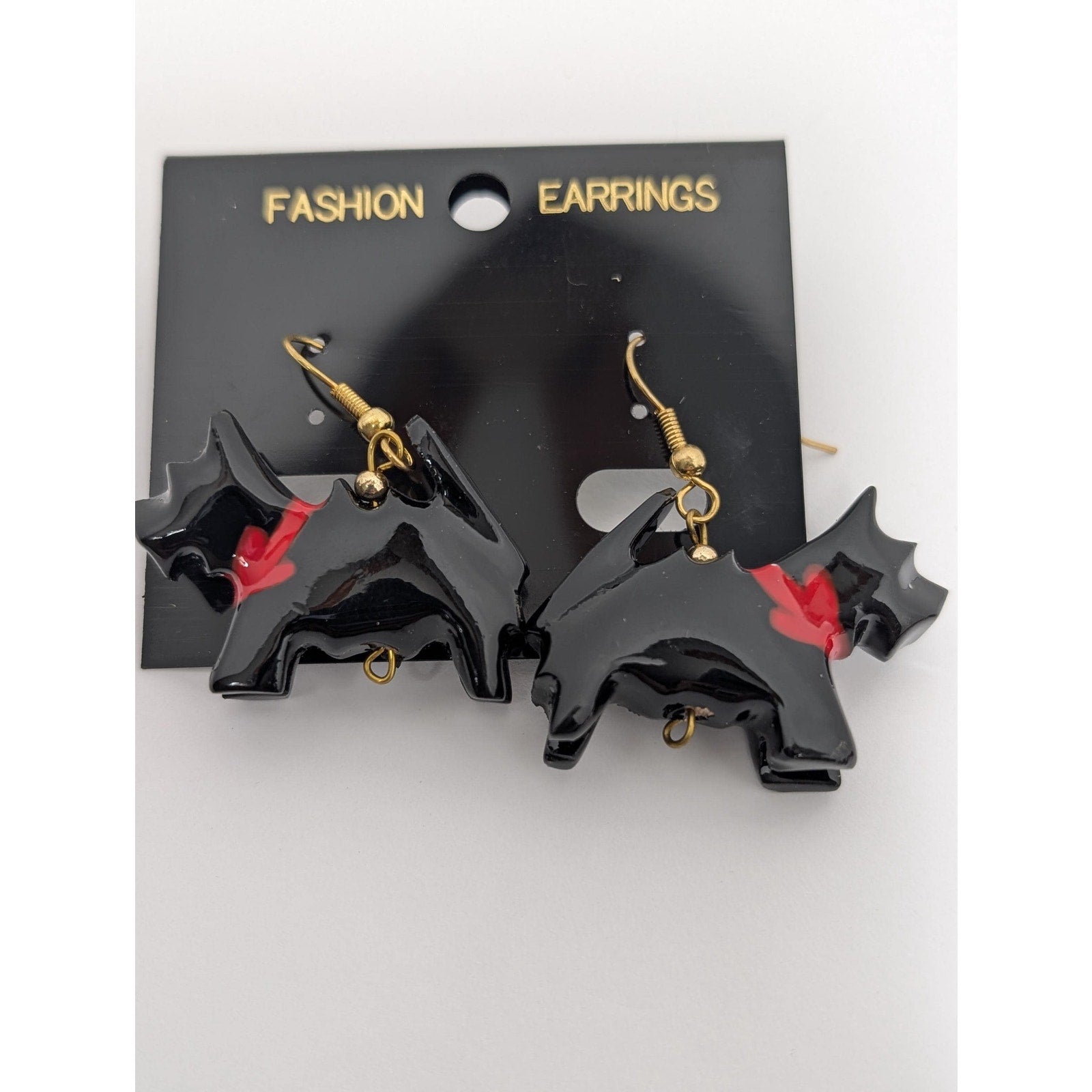 Vintage Scottie Dog Jewelry Set Black Red Wood Beaded Necklace and Matching Dangle Earrings