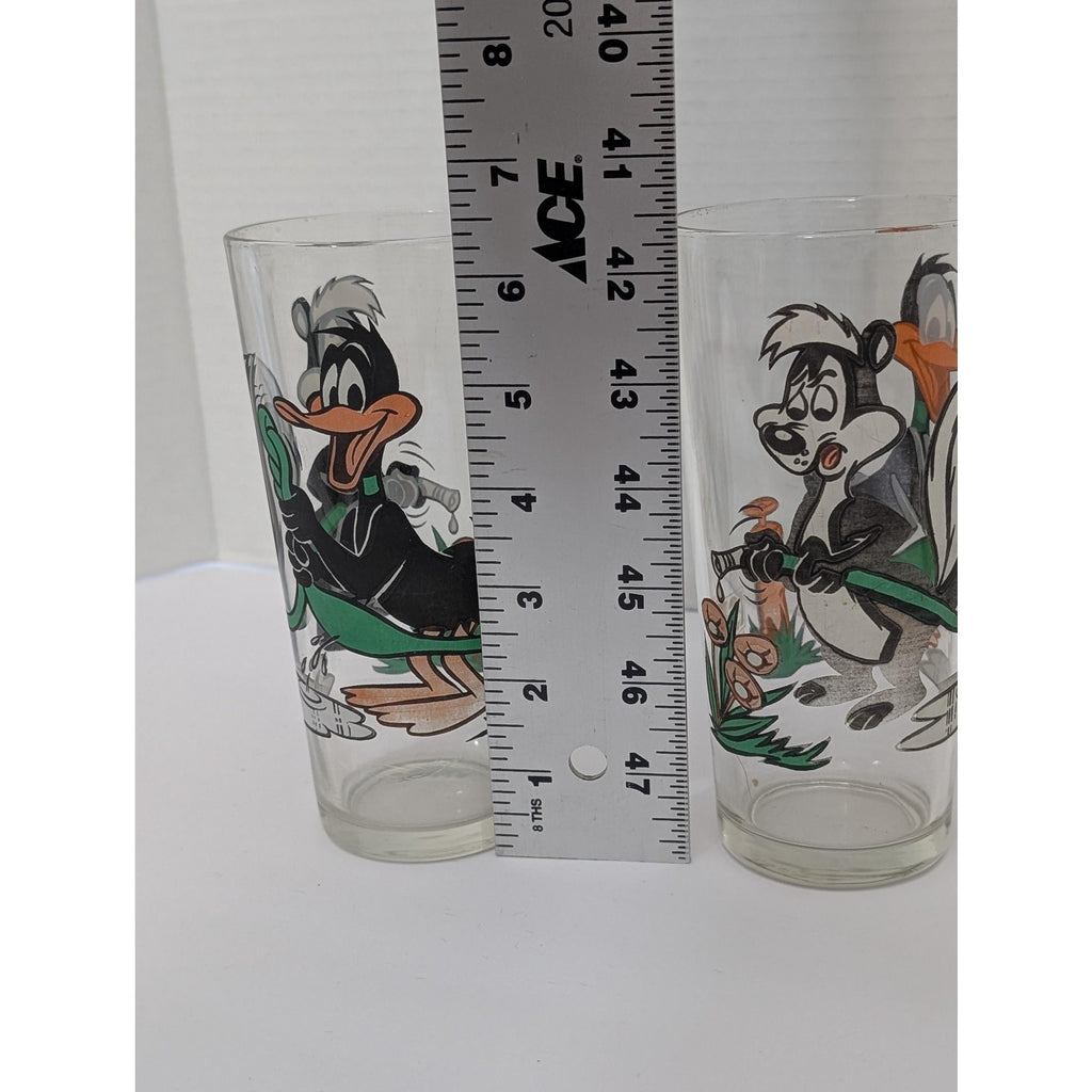 Vintage 1976 Pepsi Collector Series Daffy Duck and Pepe Le Pew Glass Set Looney Tunes Tumblers