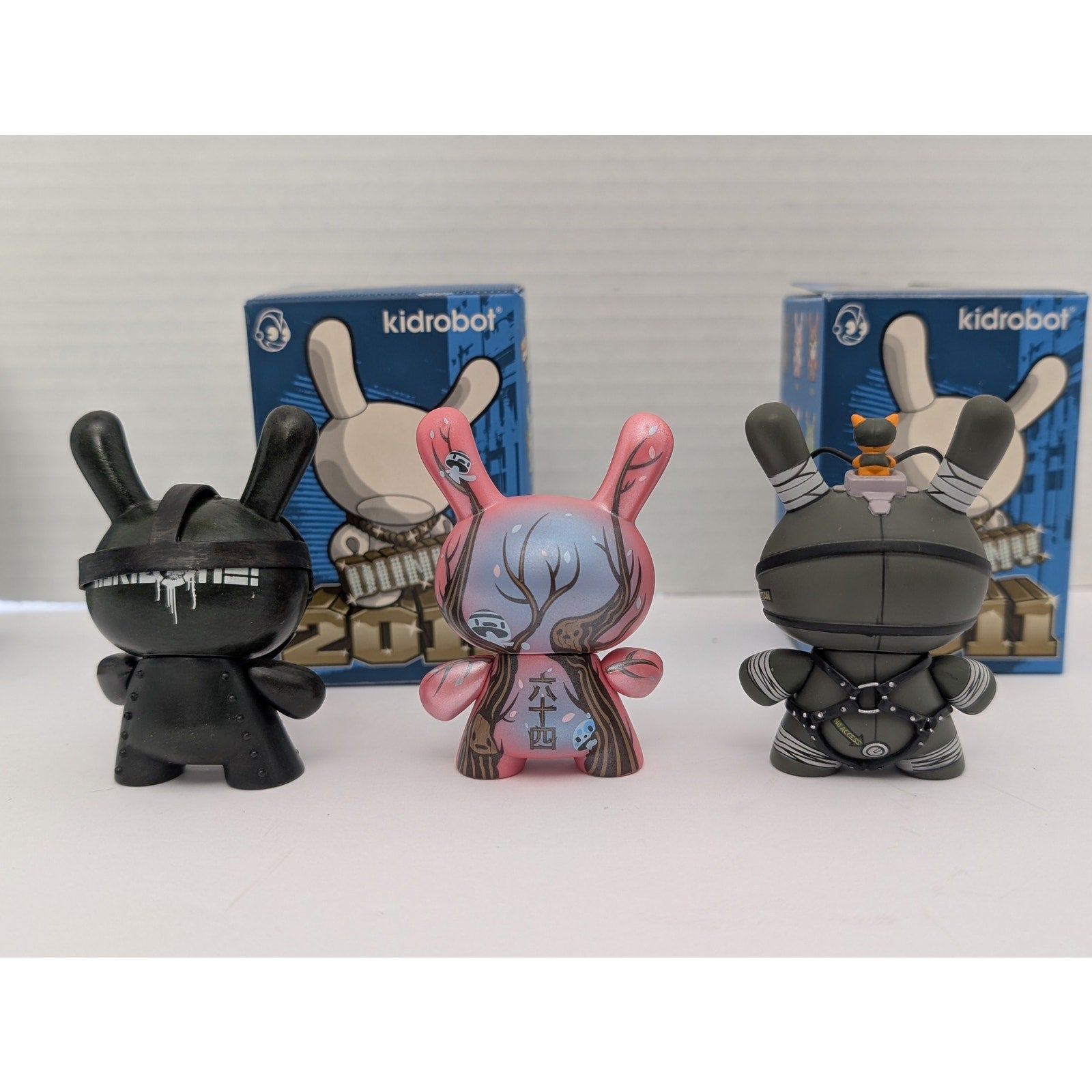 Kidrobot Dunny Series 2011 Vinyl Mini Figure Lot 64 Colors DrilOne Huck Gee