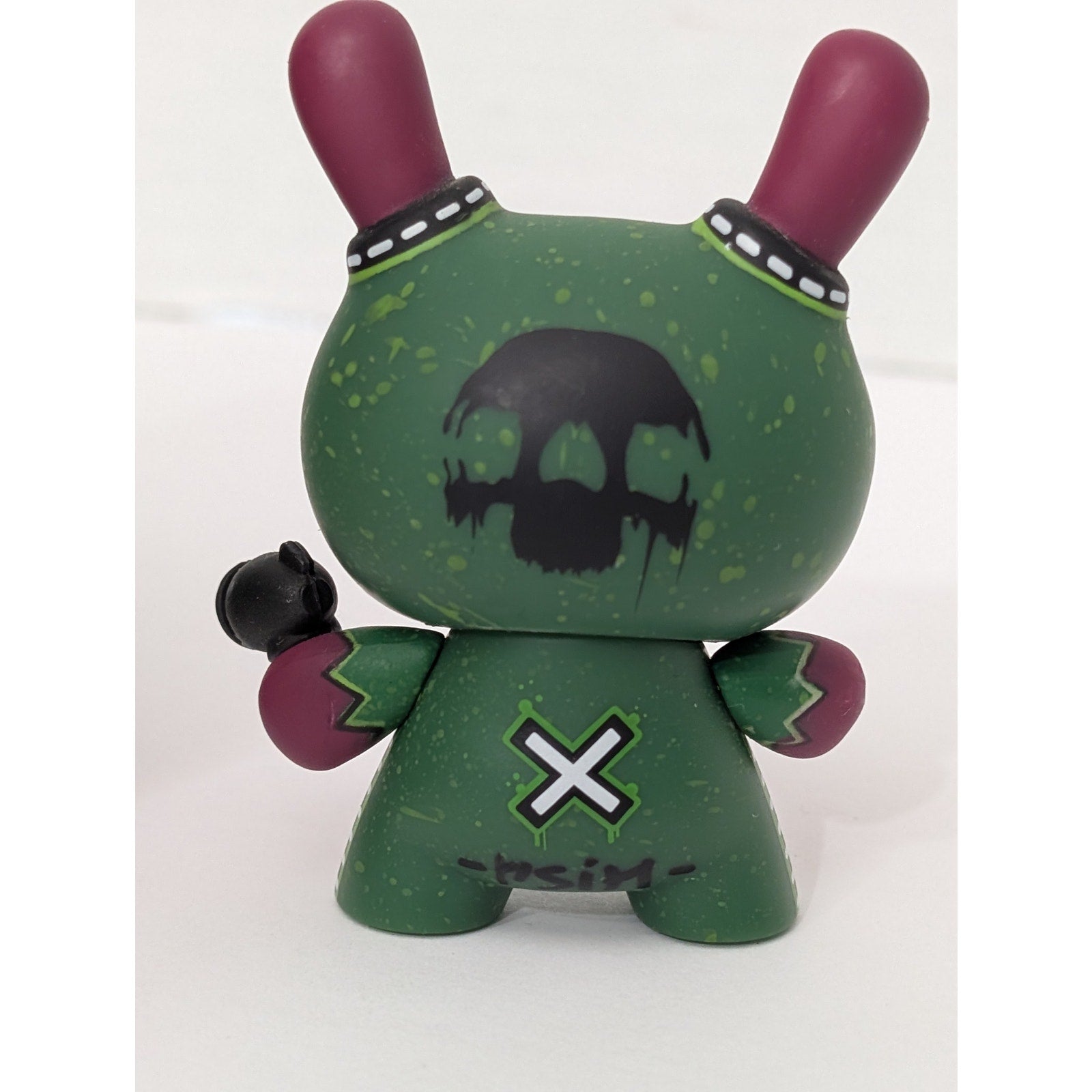 Kidrobot Dunny 2012 Series "Agent K" by MAD - 3" Vinyl Figure SIGNED with Box