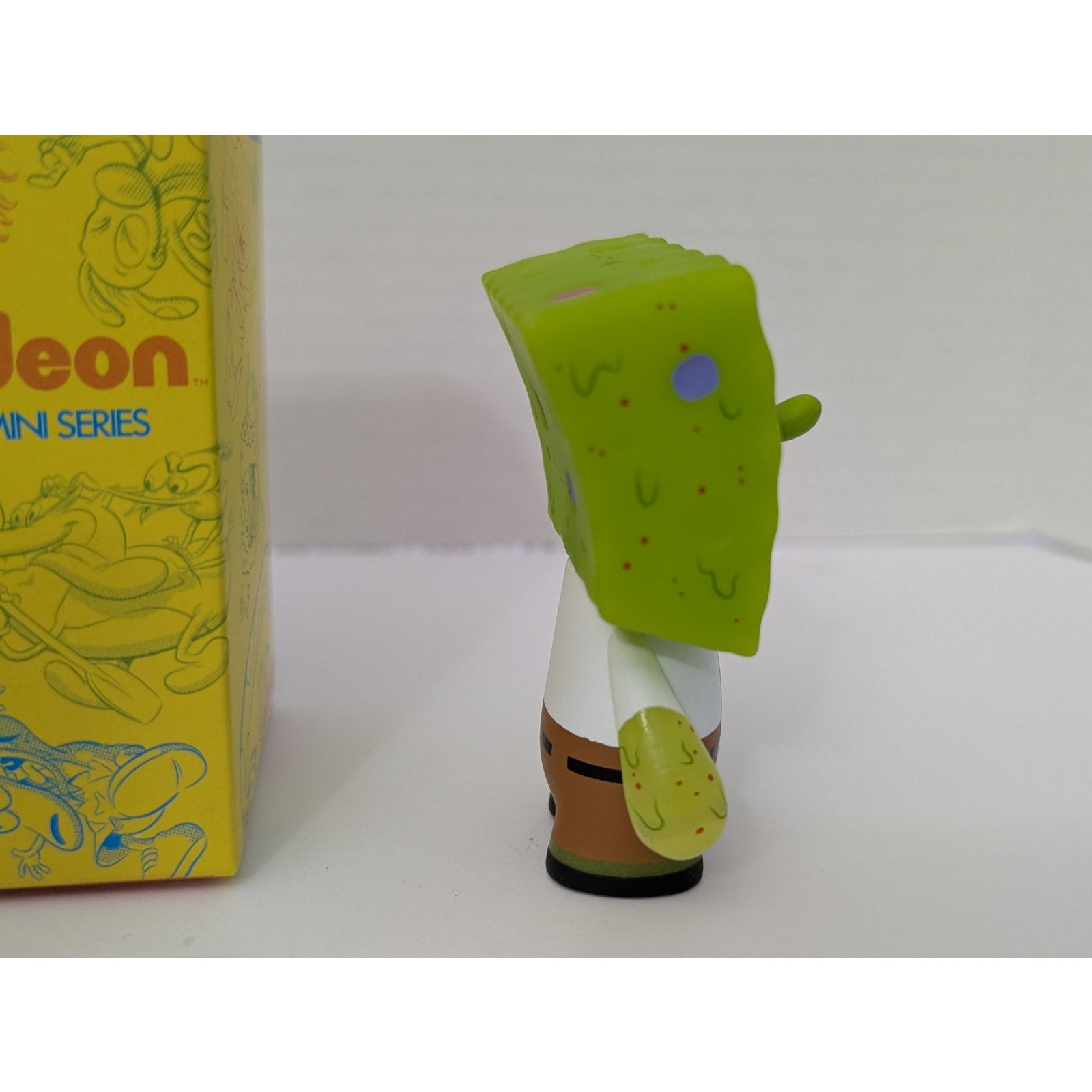 Kidrobot Nickelodeon Nick 90s Spongebob Squarepants Vinyl Figure 2017