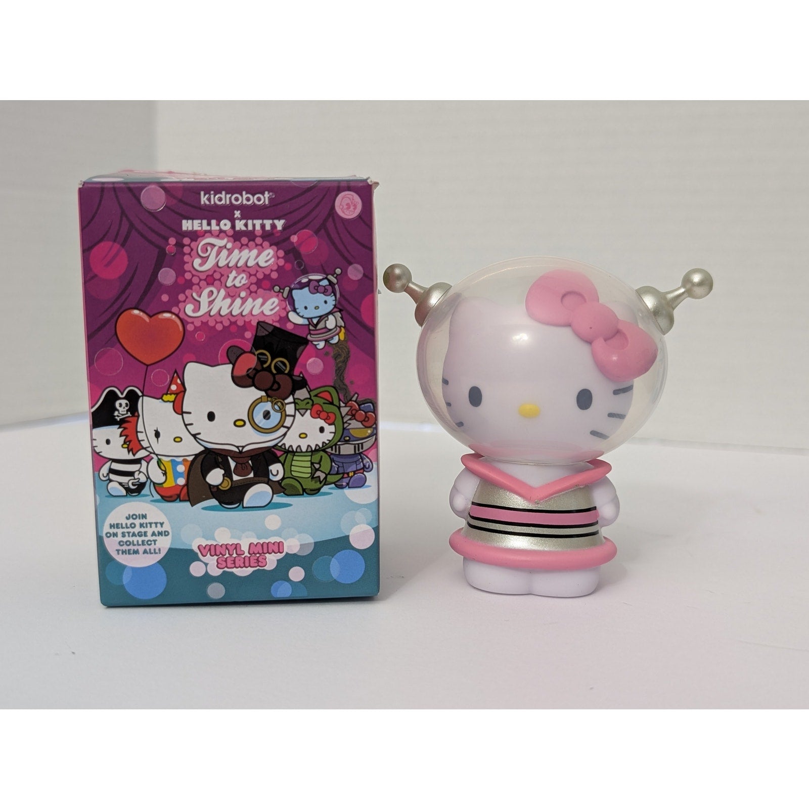 Kidrobot Hello Kitty Time to Shine Astronaut Vinyl Mini Figure Sanrio 2019