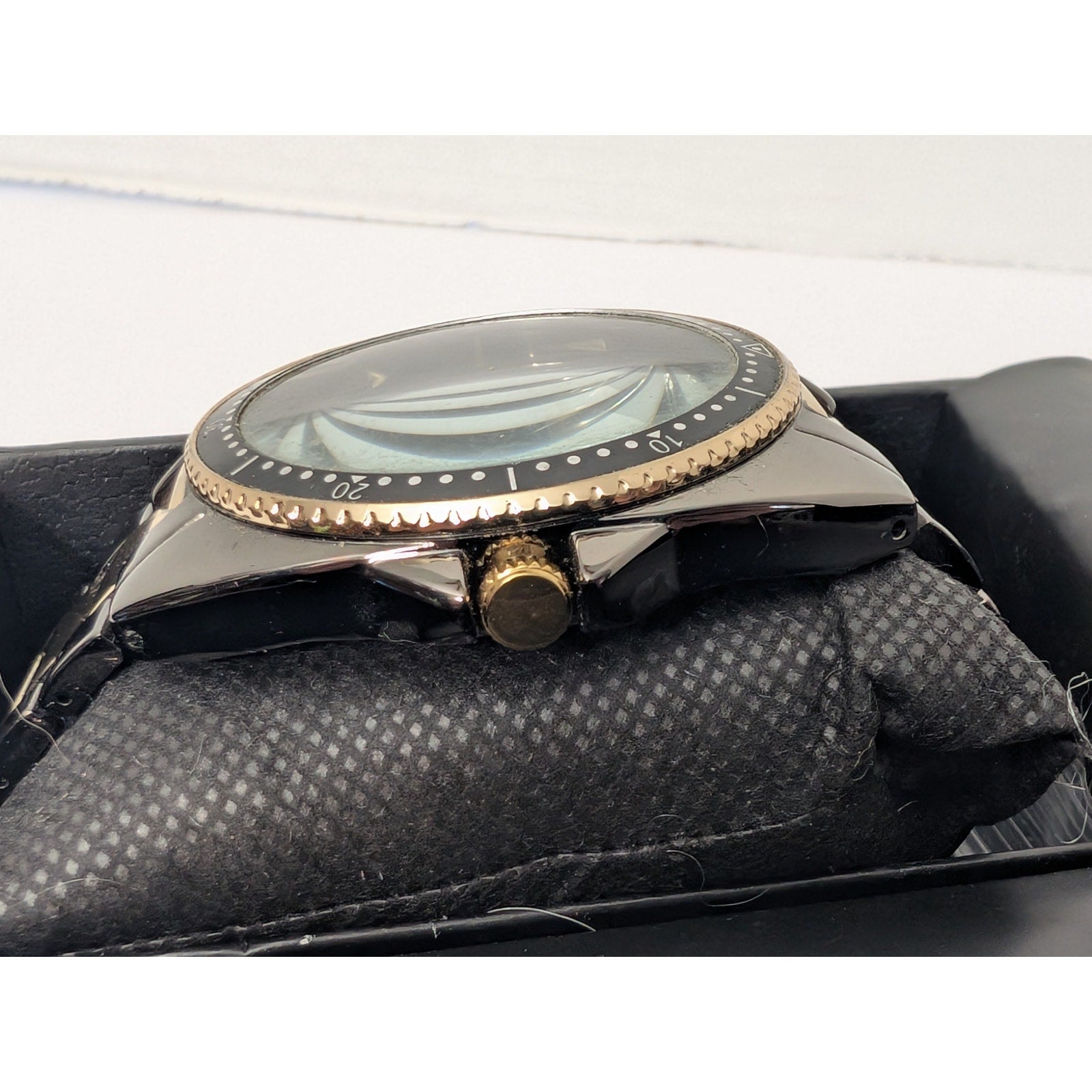 Steve Madden Men's Two-Tone Black & Gold Watch Designer Divers Style