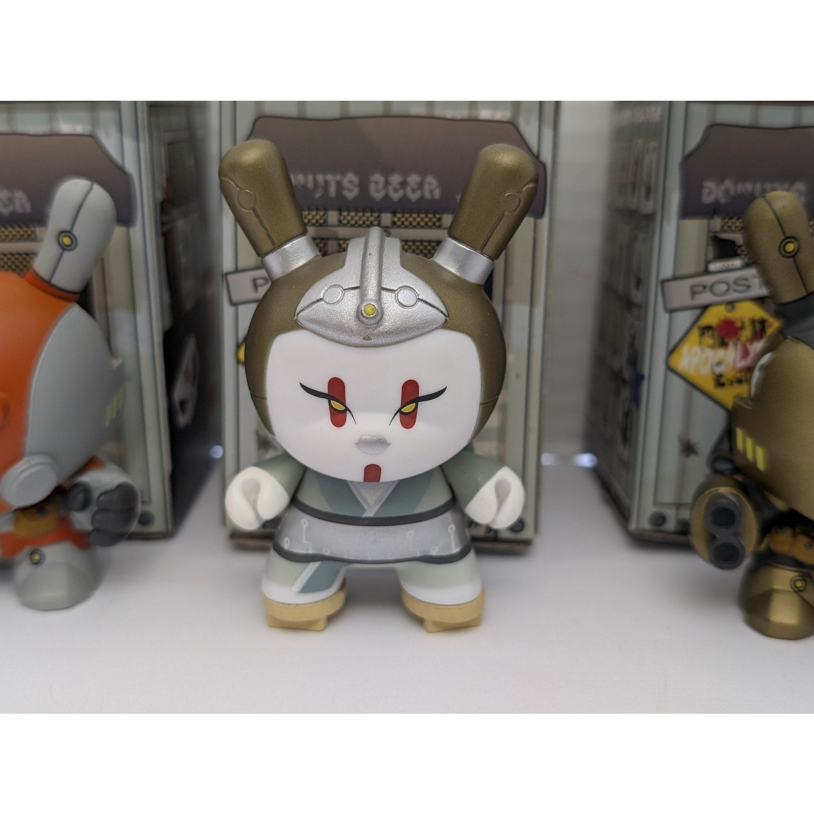Kidrobot Post-Apocalypse  Dunny Collection - Huck Gee Mecha & Skull Designs