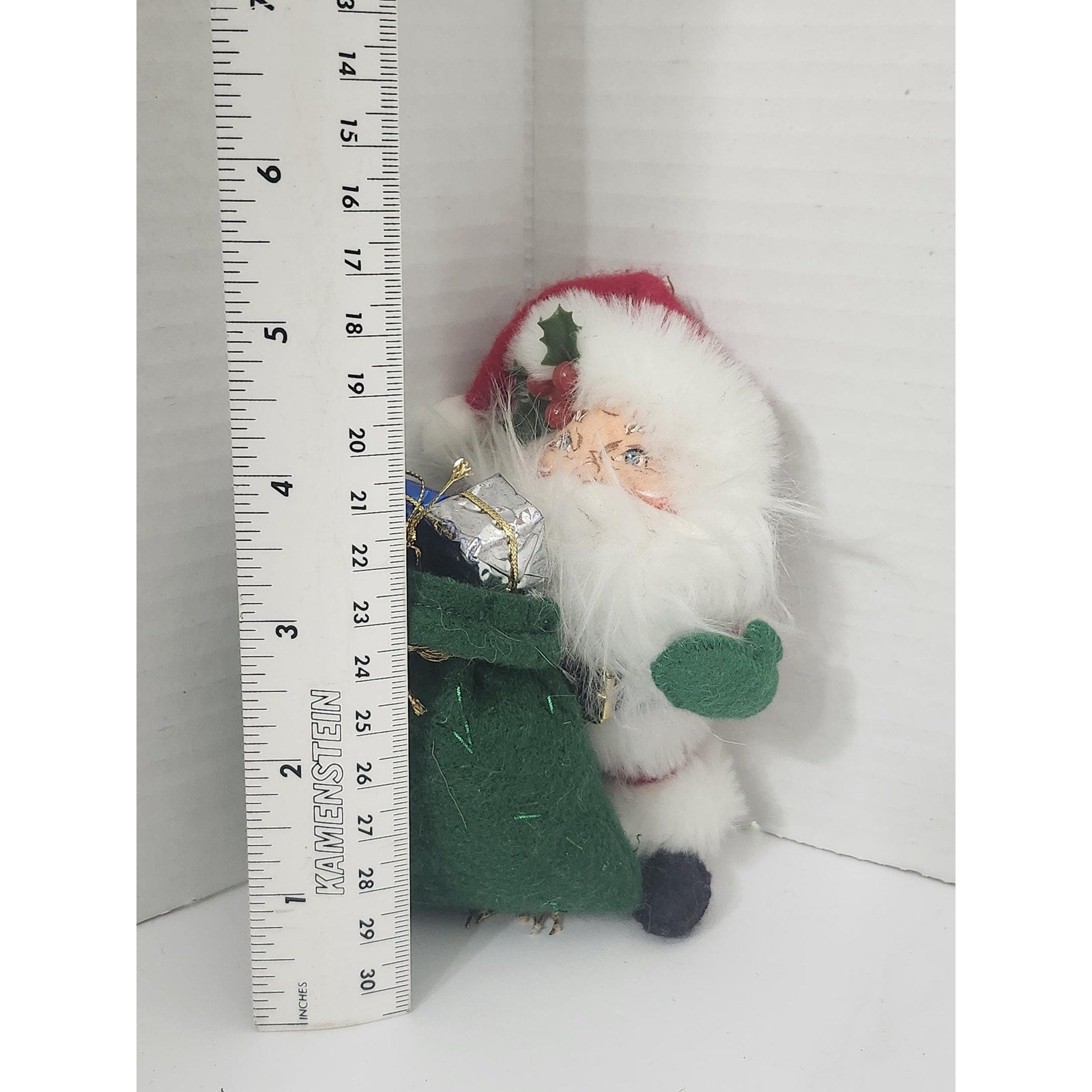 Vintage 2004 Annalee Christmas Santa Claus Doll with Present Toy Sack