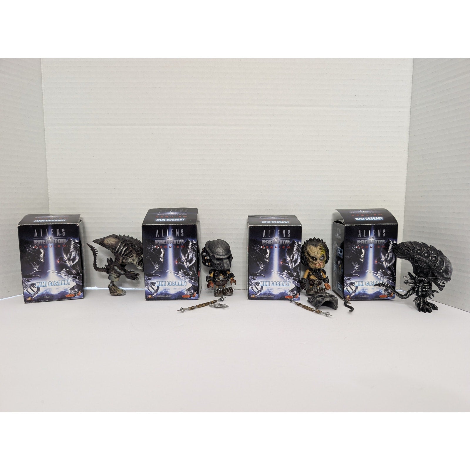 Hot Toys Aliens vs. Predator Requiem Mini Cosbaby Figure Lot 2008 Rare