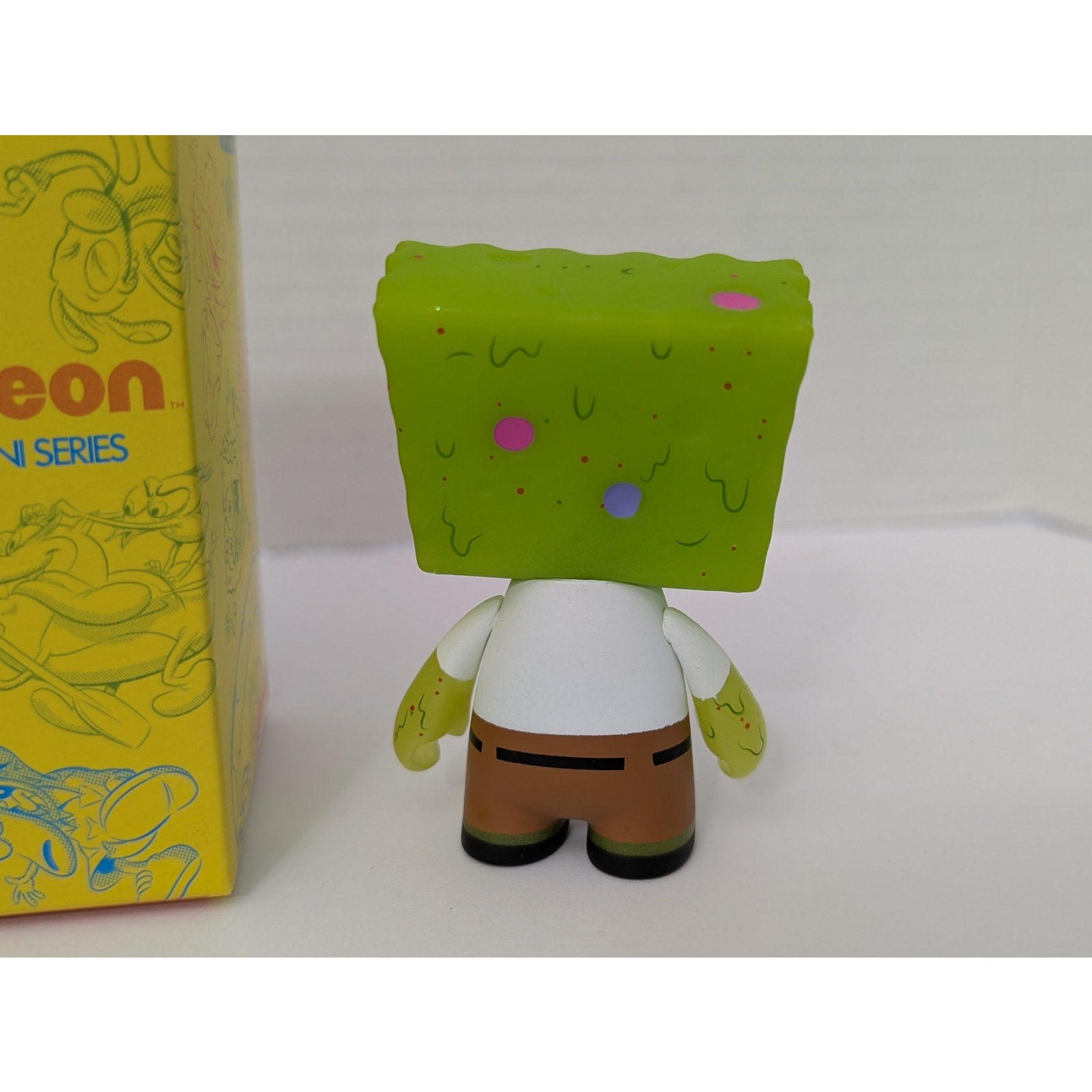 Kidrobot Nickelodeon Nick 90s Spongebob Squarepants Vinyl Figure 2017