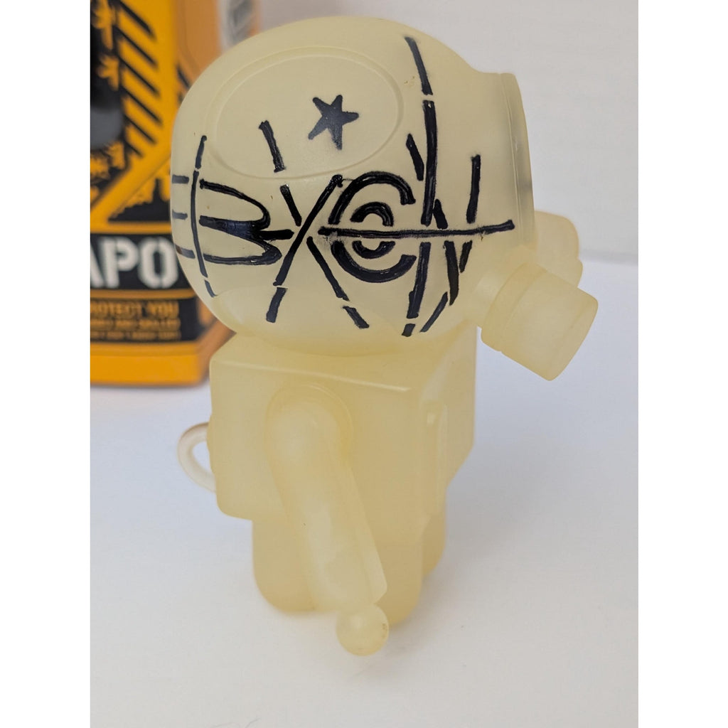 UNKL Brand Hazmapo Series A.1 Glow in the Dark HAND SIGNED Vinyl Figure 2004