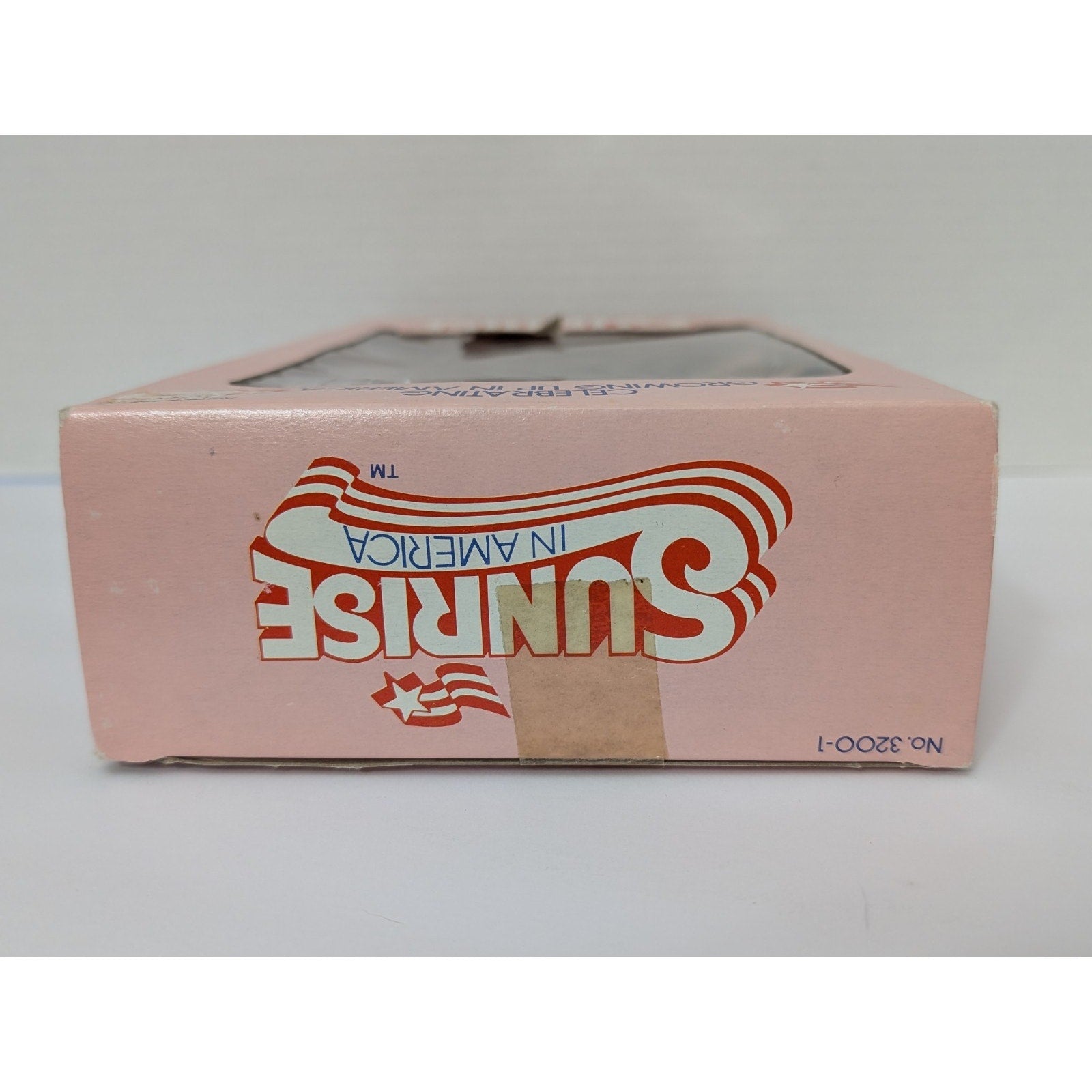 Vintage 1982 Sunrise in America Brunette Doll Gatabox Ltd New in Box Patriotic